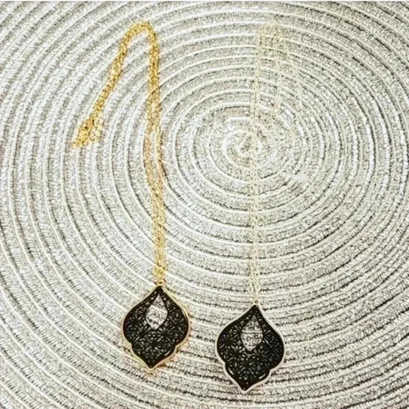 SET OF 2 BLACK GOLD SILVER NECKLACES - Picture 2 of 4